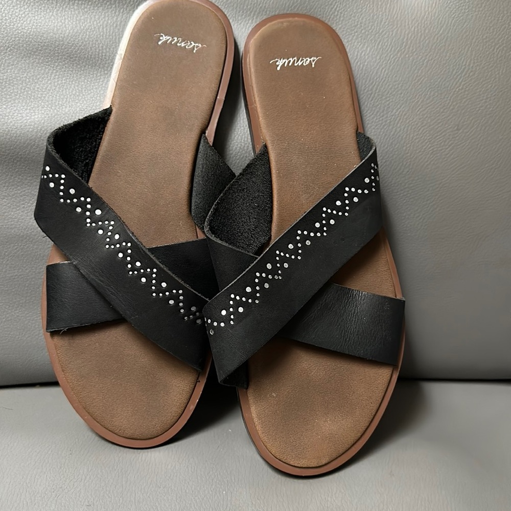 Sanuk leather sandals